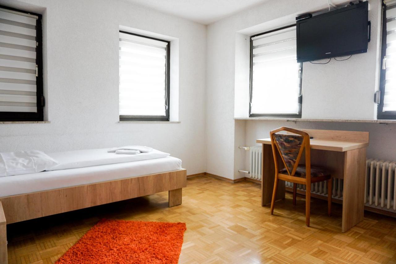 Hotel Kreuz Schwäbisch Gmünd Buitenkant foto