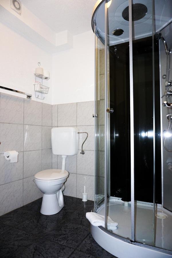 Hotel Kreuz Schwäbisch Gmünd Buitenkant foto