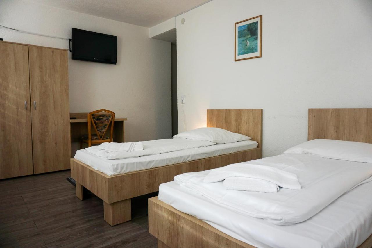 Hotel Kreuz Schwäbisch Gmünd Buitenkant foto